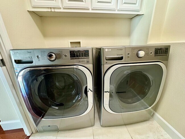 Building Photo - 3980 Avignon Ln