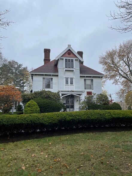 Building Photo - 40 Front St