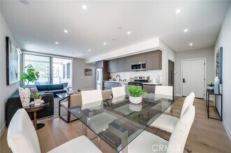 Building Photo - 1148 N Detroit St