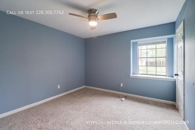 Building Photo - 647 Ridge Dr