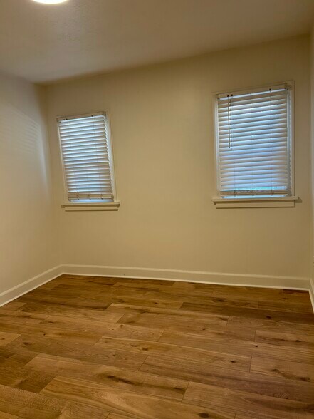 Building Photo - 2425 Van Buren Ave