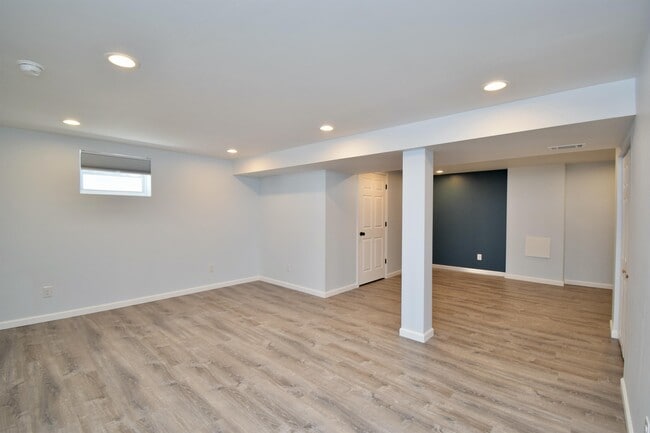 Building Photo - 7236 Longfield Dr