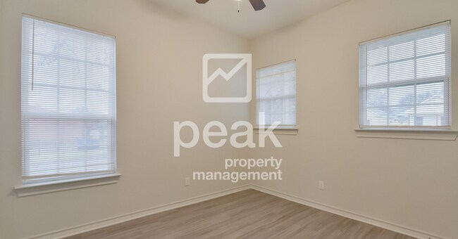 Building Photo - $1515! Beautiful Corner lot home in Fort Worth! Available NOW!