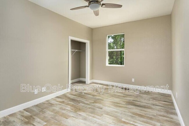 Building Photo - 1507 W 5th St