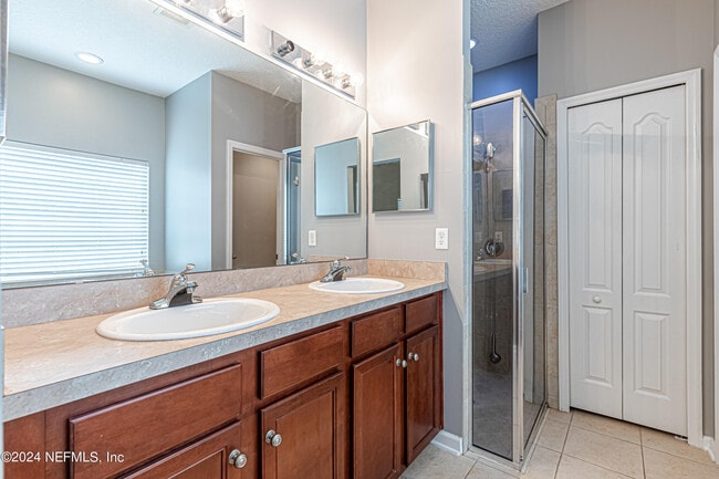 Building Photo - 3174 Hidden Meadows Ct