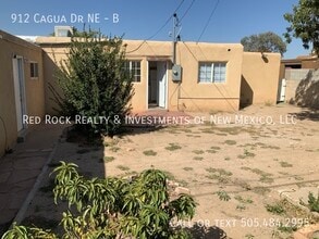 Building Photo - 912 Cagua Dr NE