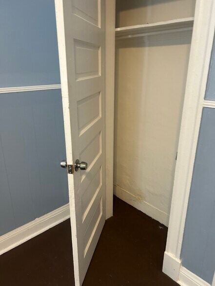 Apt 3 - 1011 S Willett St