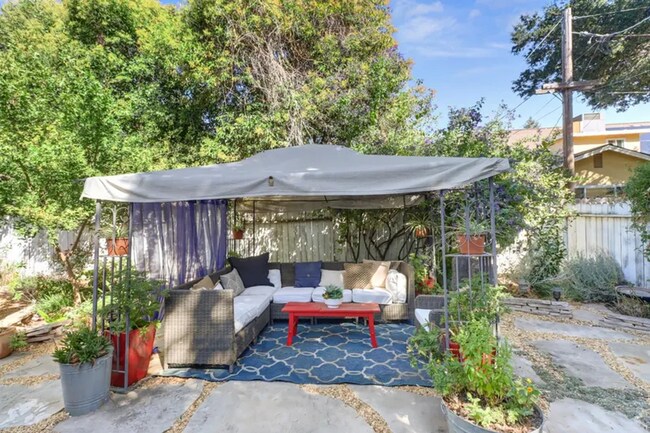 Building Photo - Charming 3 bed 1 bath home in Davis