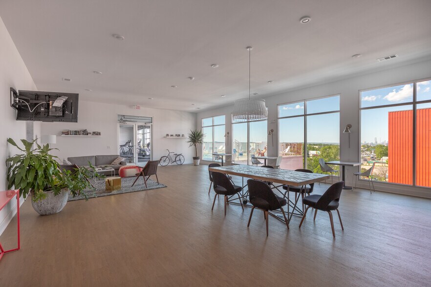 Building Photo - 4361 S Congress Ave