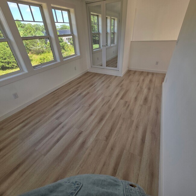 Building Photo - 36 Barrows Rd