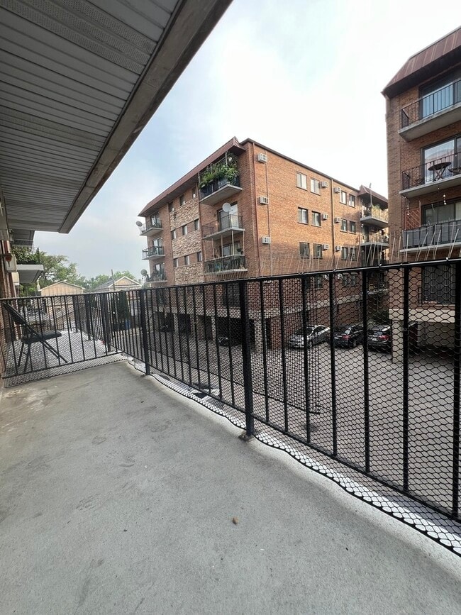 Building Photo - 2320 N Nordica Ave