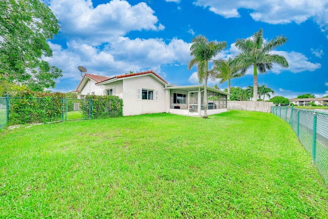 Building Photo - 9603 NW 67th Ct