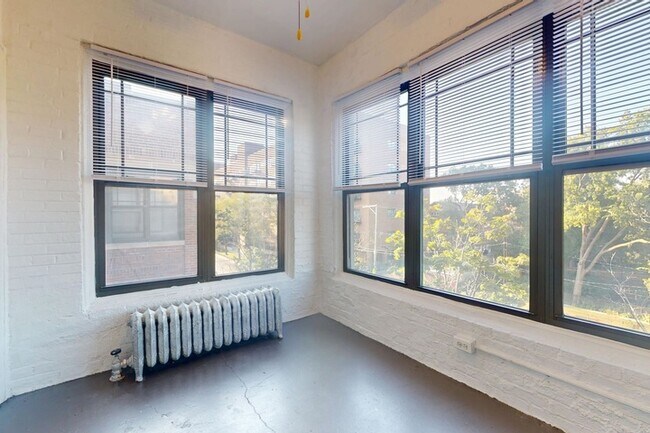 Floorplan - 5300-5308 S. Greenwood Avenue