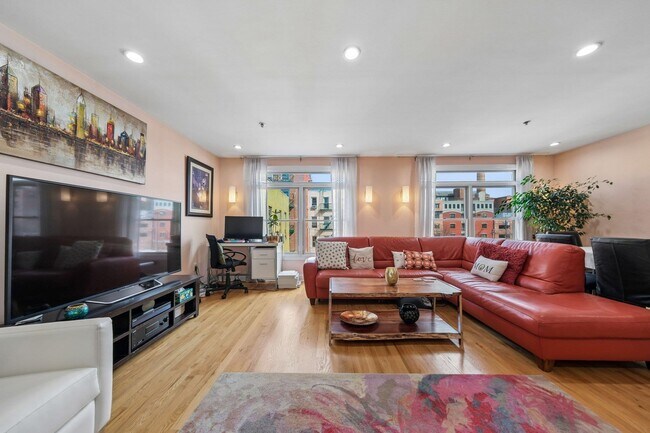 Building Photo - 331 Jefferson St