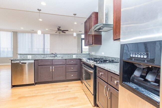 Building Photo - 4810 N Lavergne Ave