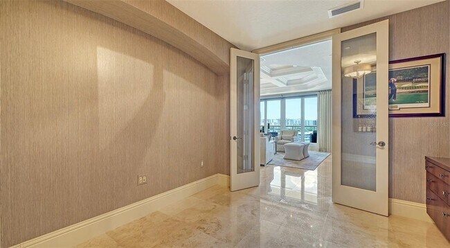 Building Photo - 464 Golden Gate Point