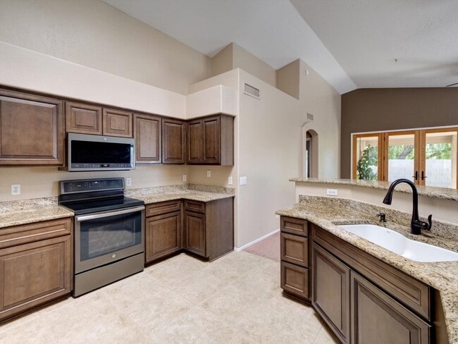 Building Photo - 3 bd 2 bth 2120 sq ft in stonehaven in scottdale