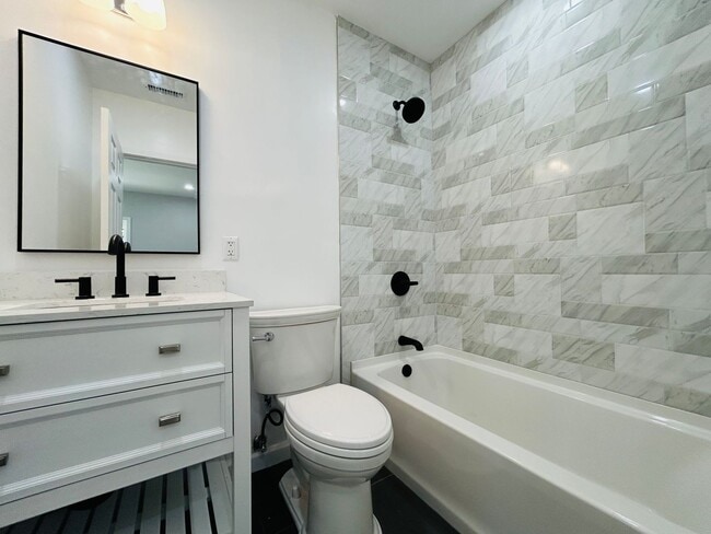 Building Photo - Fully Remodeled 3-Bedroom Home with Front ...