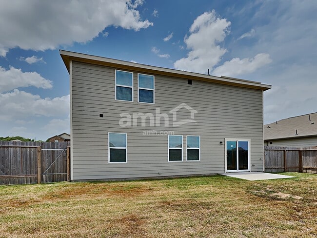Building Photo - 5023 Highland Crest Dr
