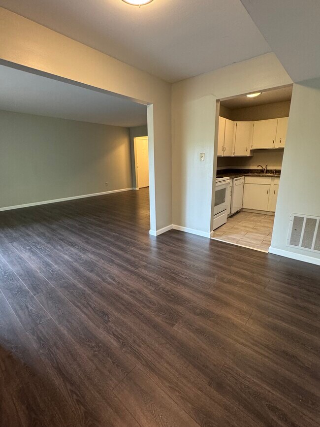Building Photo - THE VILLAGES SOUTH 310