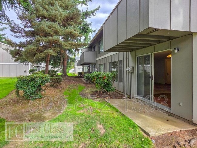 Building Photo - 1366 NE 186th Ave