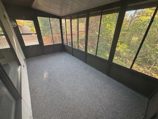 Building Photo - Beautiful 2-bedroom Condo