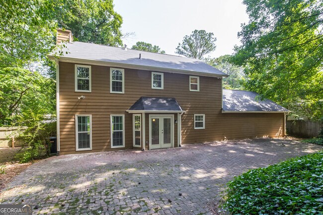 Building Photo - 320 Sumter Dr NE