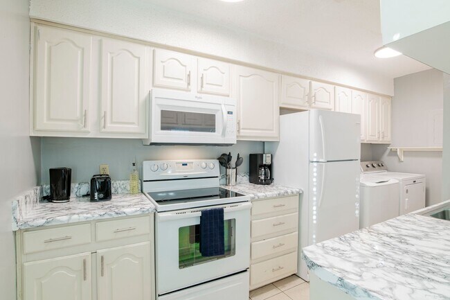 Building Photo - 3307 Kingswood Ct