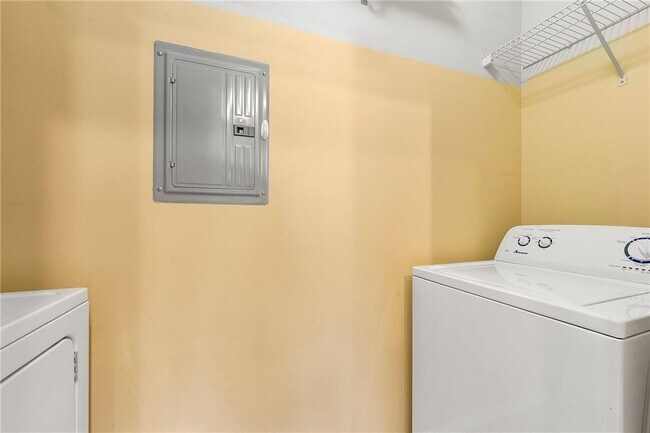 Building Photo - 4333 Dunwoody Park