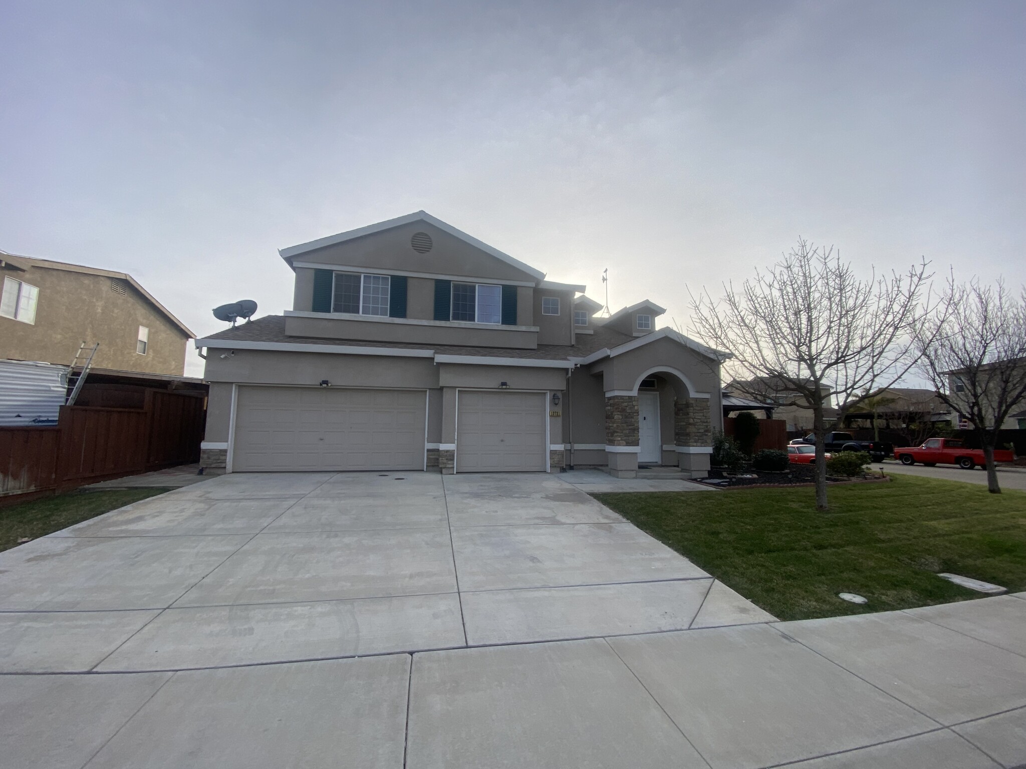 Building Photo - 13721 Santa Lucia Dr