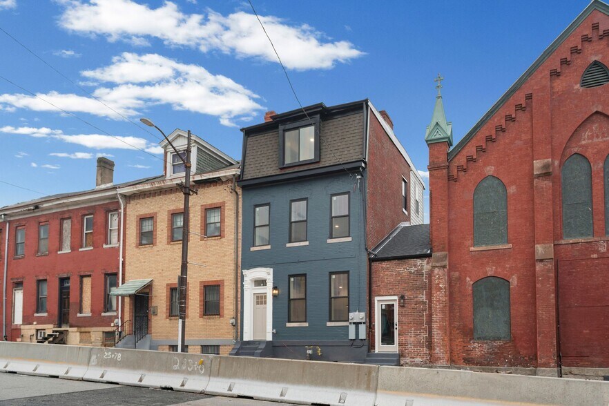 Building Photo - 2035 Forbes Ave