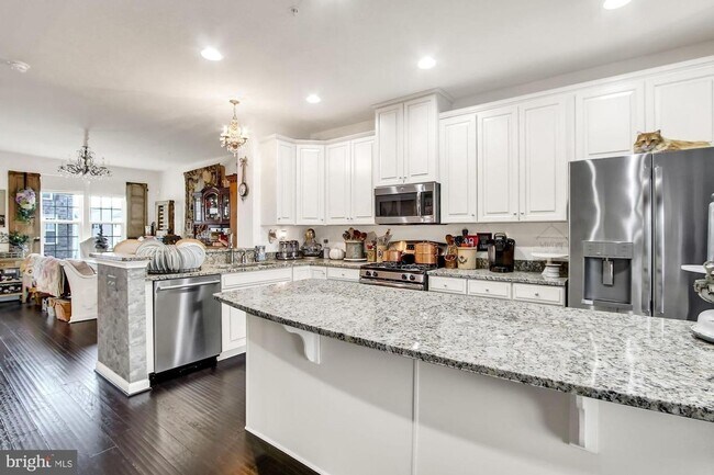 Building Photo - 927 Brechin Ln