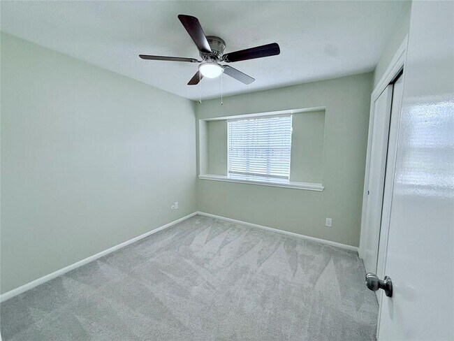 Building Photo - 25419 Lynbriar Ln