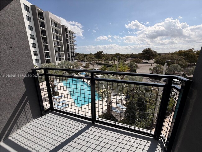 Building Photo - 9000 Ramblewood Dr