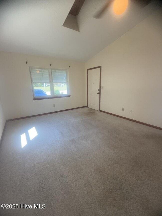 Building Photo - 106B Pete Jones Dr