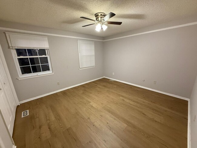 Building Photo - Beautiful 2-Bedroom, 1.5-Bath Home for Ren...