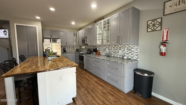 Building Photo - 3552 N Excalibur Pl