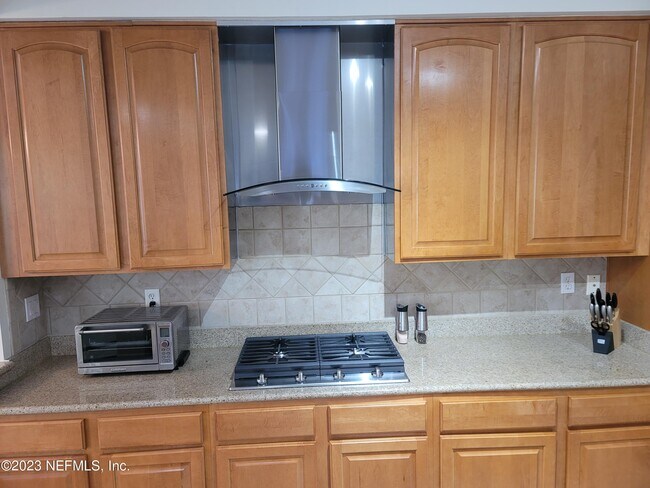 Building Photo - 215 S Ocean Grande Dr