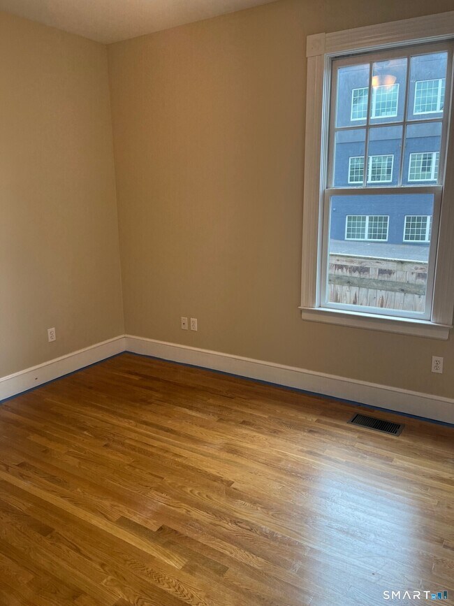Building Photo - 217 Beacon St