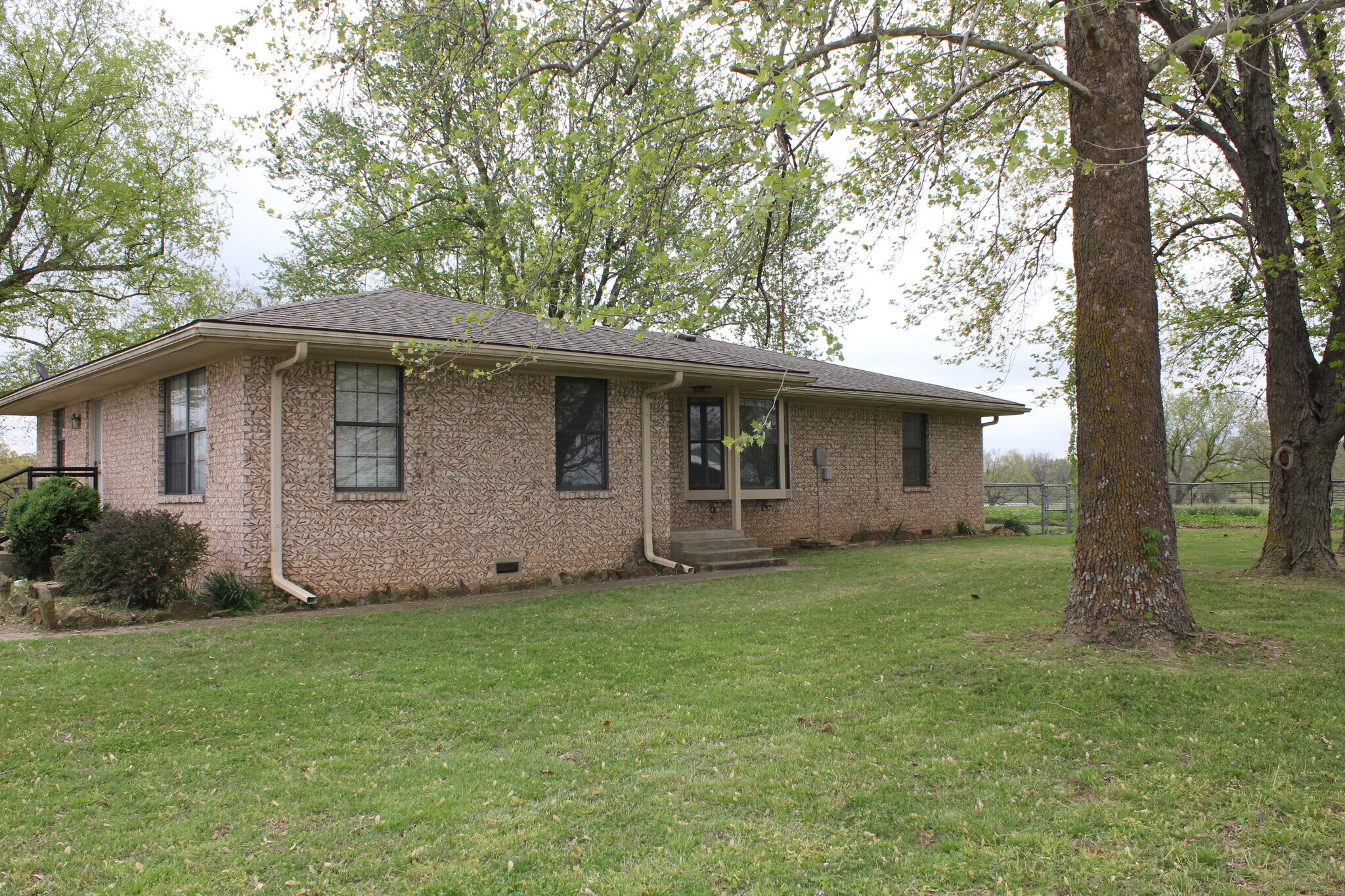 Ranch style home with beautiful, mature shade trees - 27160 North 3990 Road