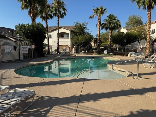 Building Photo - 5655 E Sahara Ave