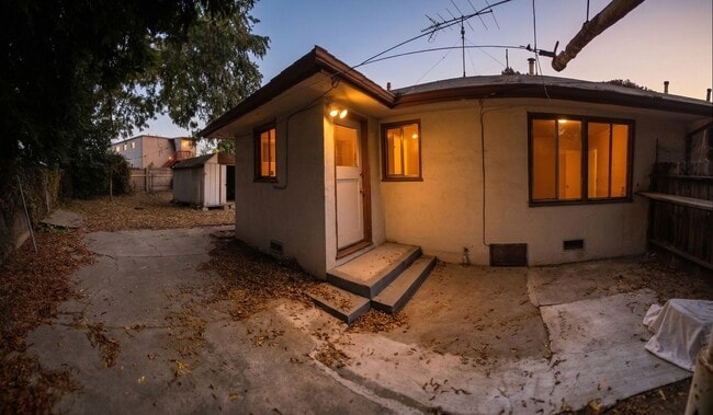 Building Photo - Spacious 2-Bedroom San Leandro Duplex w/ Detached Garage & Rear Yard