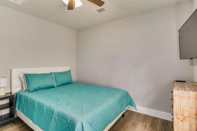 Building Photo - Charming 3-Bedroom, 2-Bath Home Near Downtown Pensacola