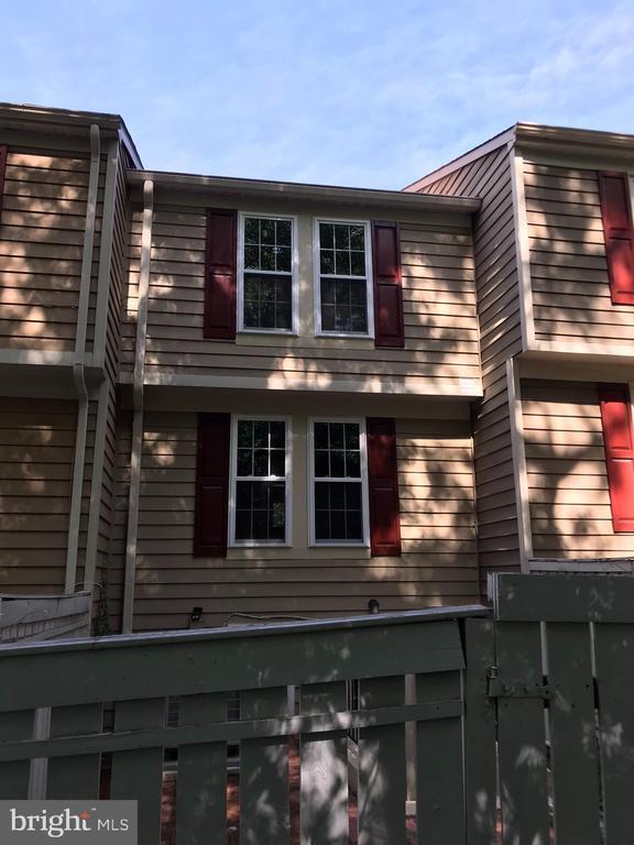 Building Photo - 1539 Woodcrest Dr