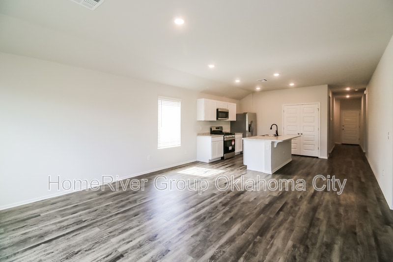 Building Photo - 1220 S Brk Dr