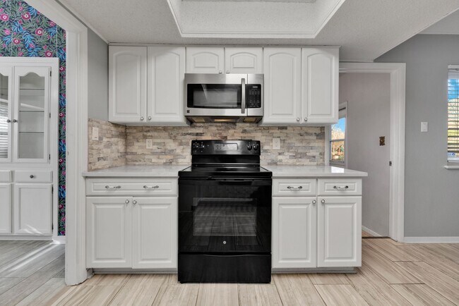 Building Photo - Beautiful home available in Castle Hills!