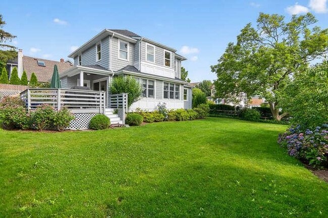 Building Photo - 25 Soundview Ave