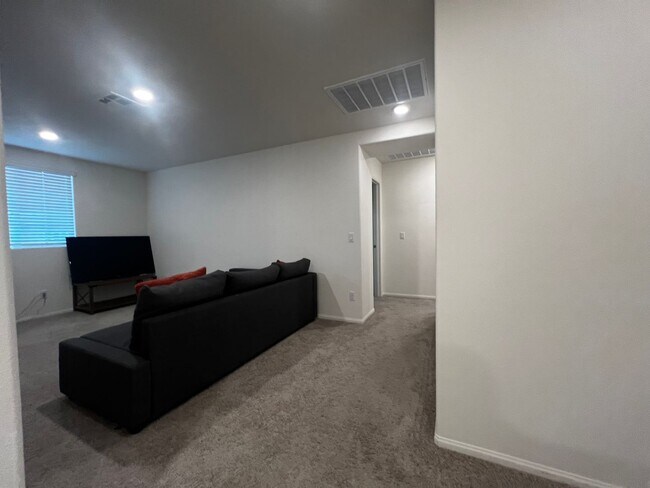 Building Photo - THIS HOME COMES WITH AN ADU