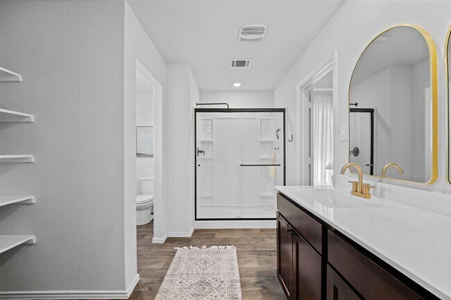 Building Photo - 144 Calgary Ln