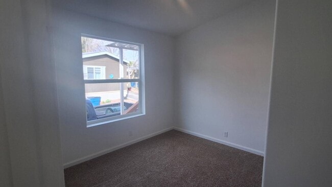 Building Photo - 543 N Lamb Blvd